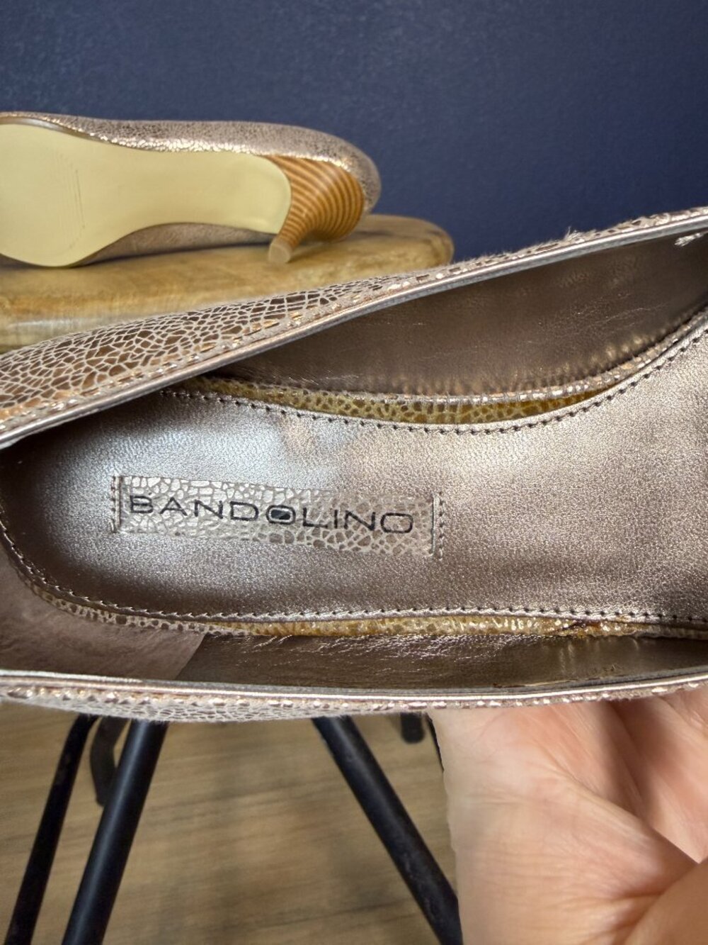 Bandolino NWT Shelley Light Gold Metallic Peep Toe Pumps Heels | 7 - Picture 8 of 9